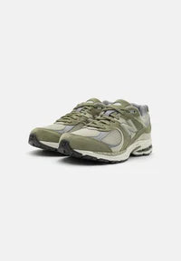 Scarpe New Balance U2002RCA