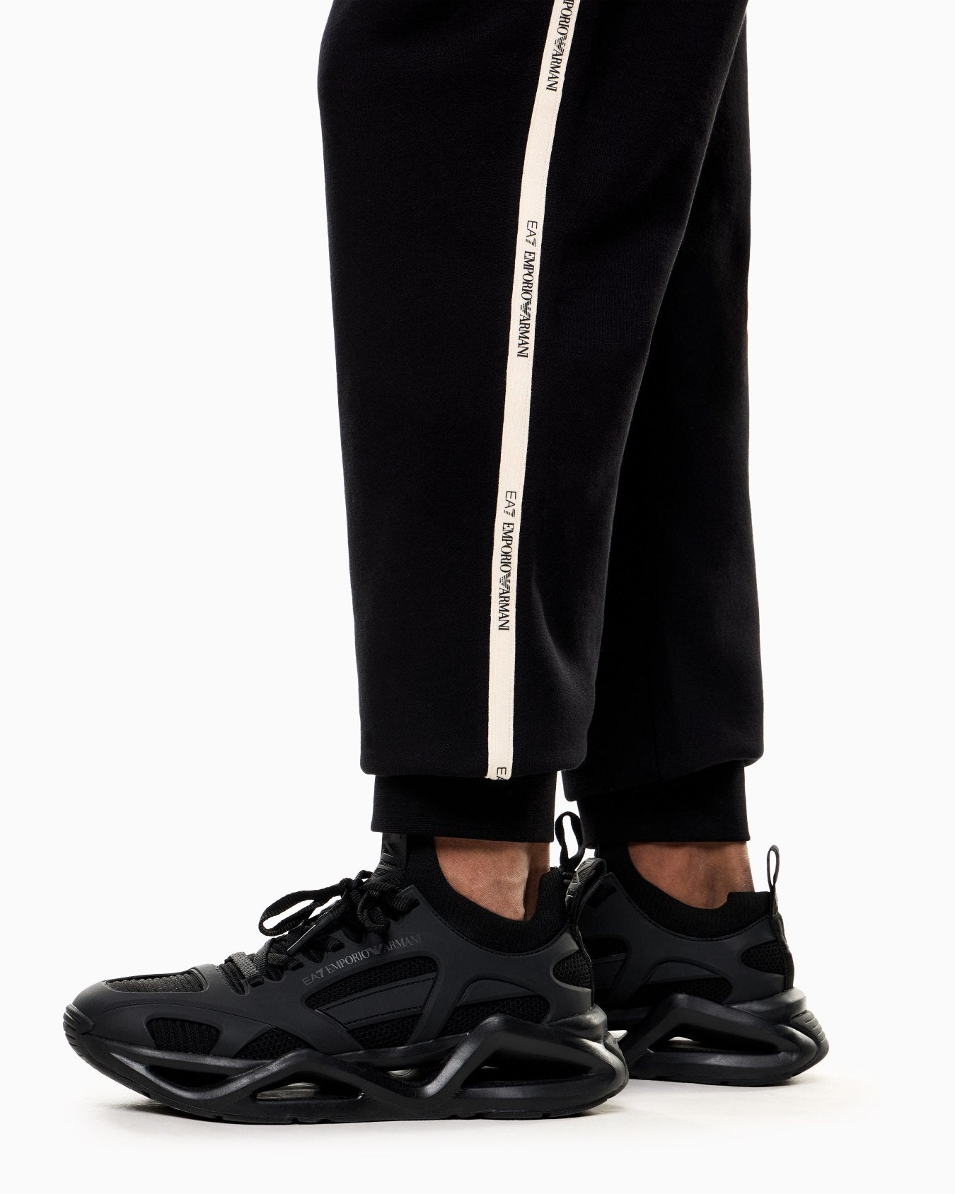 Pantaloni EA7 7M000974 AF10377 UC001